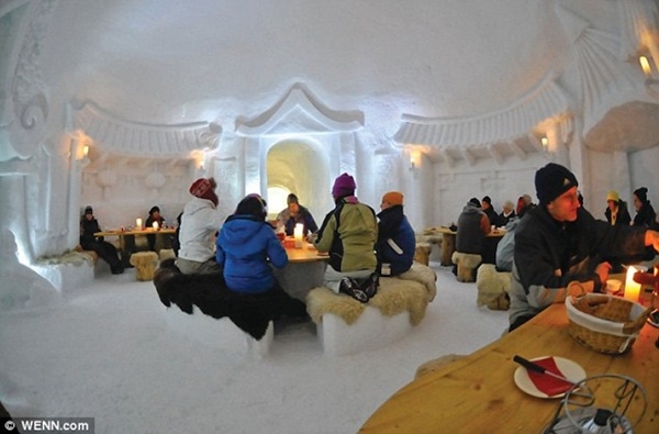 
Ở thời điểm hiện tại, Iglu-Dorf đang là một trong 7 khách sạn sang trọng bậc nhất nằm trong khu nghỉ mát trượt tuyết.