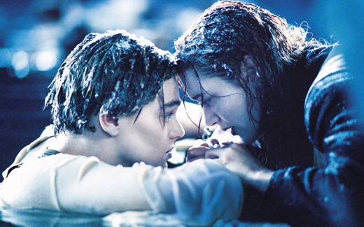 
Titanic: Một đám người chơi trò Thử thách dội nước đá. Chỉ vài người còn sống.
