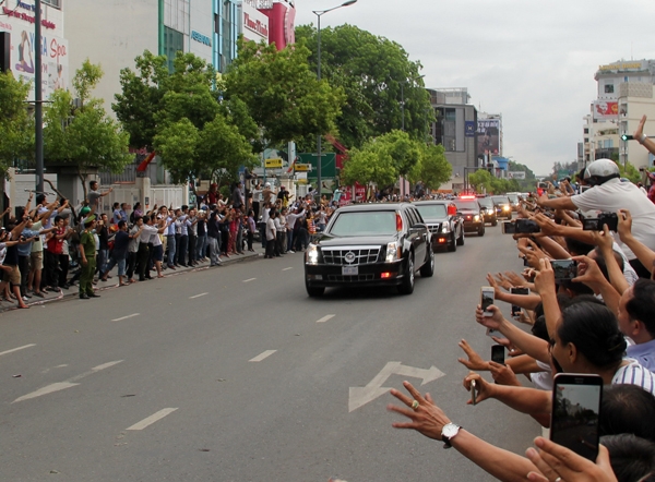 Việc làm đầu tiên của Tổng thống Obama khi đặt chân đến Sài Gòn