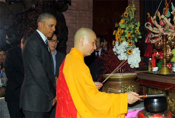 Những hình ảnh cực bình dân mà ấn tượng của Tổng thống Obama trong 3 ngày ở Việt Nam