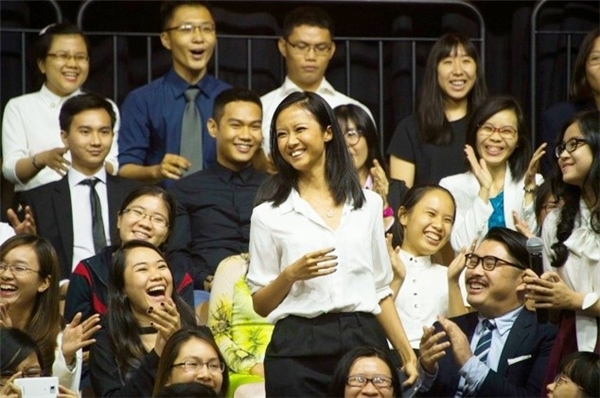 
Nụ cười đẹp của Suboi trên báo quốc tế. Ảnh: AFP - Tin sao Viet - Tin tuc sao Viet - Scandal sao Viet - Tin tuc cua Sao - Tin cua Sao