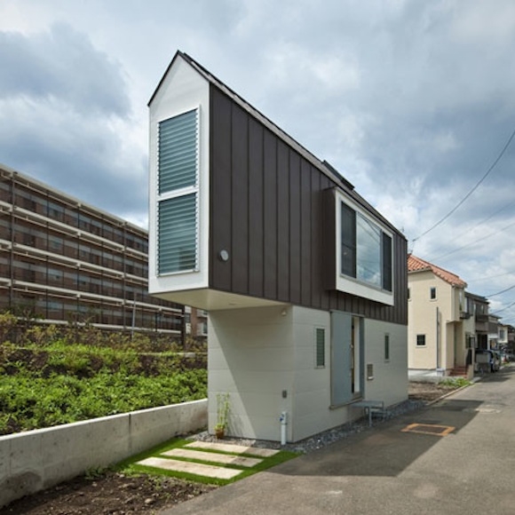  
Người dân Nhật Bản dần có xu hướng xây những căn hộ cũng "siêu mỏng" để tiết kiệm chi phí xây dựng cũng như sinh hoạt của gia đình. (Ảnh: Internet)