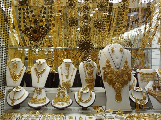 
Đến với Dubai, bạn sẽ ngạc nhiên vì người dân đi mua vàng như đi chợ. (Ảnh: Internet)