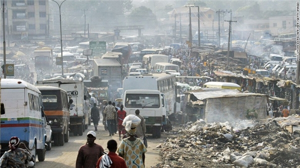 
Thành phố cảng này nằm ở miền nam Nigeria và có mức ô nhiễm cao gấp 30 lần giới hạn cho phép của WHO.
