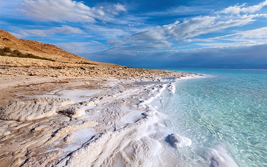 
Cho đến nay, biển Chết đã mất đi khoảng một phần ba lượng nước. (Ảnh: Internet)