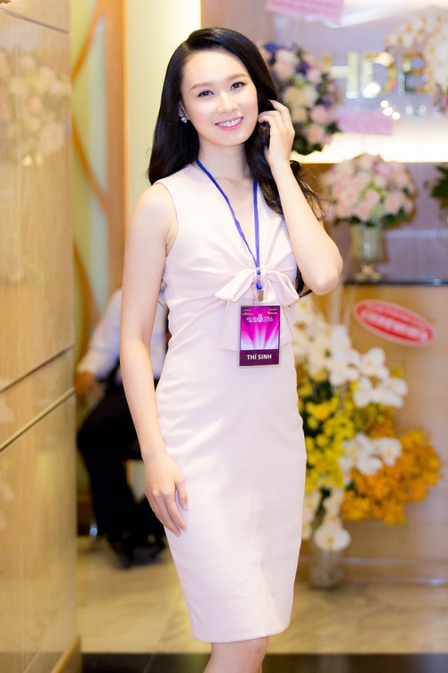 
Nguyễn Thùy Linh đến từ Đồng Nai từng lọt vào chung kết cuộc thi Hoa hậu Hoàn Vũ 2015. Tại cuộc thi năm ngoái, cô nhận được sự kì vọng lớn từ gia đình nhưng lại bị loại sớm khiến bản thân thất vọng. Năm nay, Thùy Linh mong muốn có cơ hội thử sức, thể hiện bản thân nhiều hơn tại Hoa hậu Việt Nam.