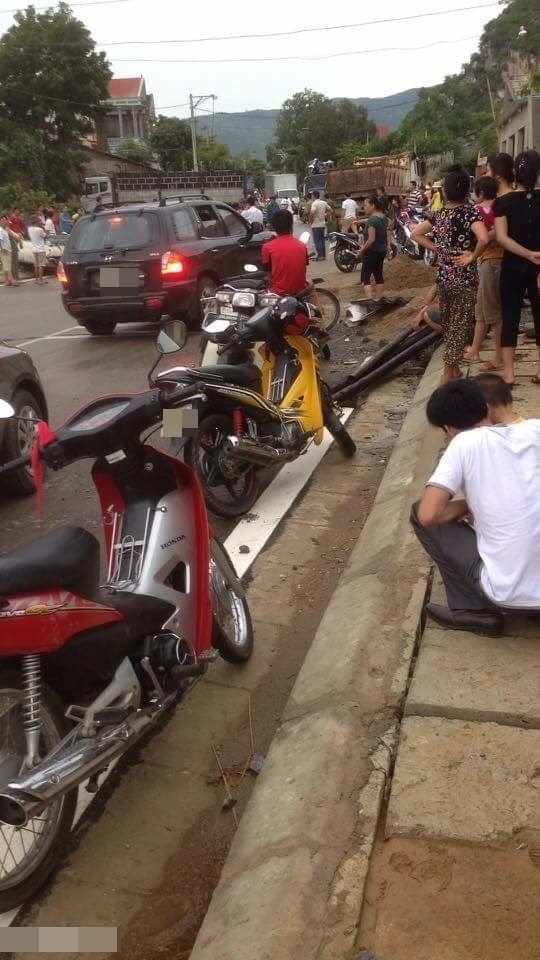 
Hiện trường vụ tai nạn ở Mường Lát, Thanh Hóa. (Ảnh: Le Minh Long)