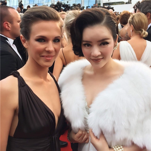
Lý Nhã Kỳ đọ sắc cùng Laurie, Michell Rodriguez tại Liên hoan Phim Cannes 2015.