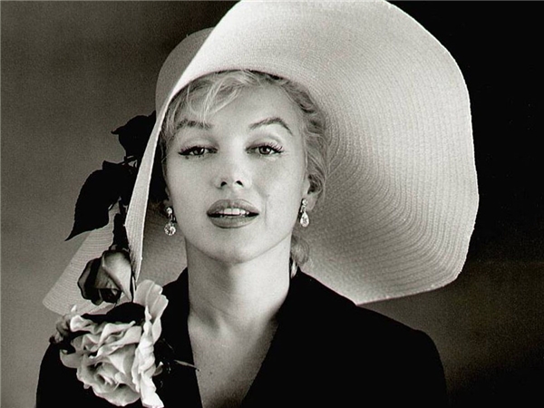 Ngỡ ngàng với bí mật chưa được công bố về nhật kí của Marilyn Monroe