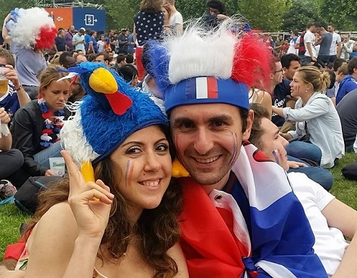 
Trước trận đấu khai mạc cả tiếng đồng hồ, fan Les Bleus đã lấp đầy khu fanzone lớn nhất Euro 2016.
