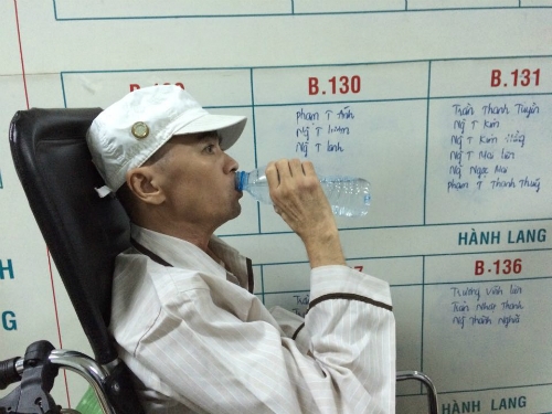 Diễn viên Nguyễn Hoàng hồi phục khả quan sau ca ghép hộp sọ - Tin sao Viet - Tin tuc sao Viet - Scandal sao Viet - Tin tuc cua Sao - Tin cua Sao