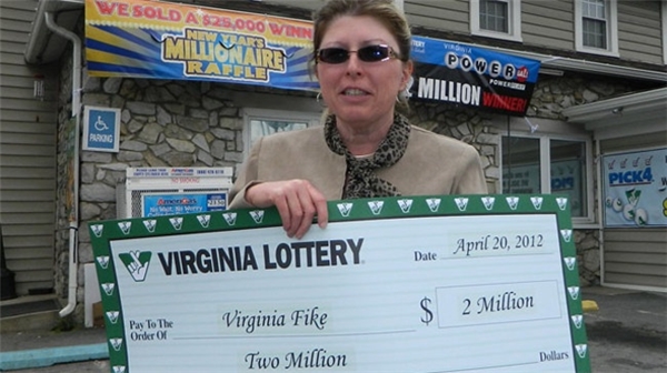 
Bà Virginia Fike đã thắng xổ số với cách chọn mua vé số "có một không hai". (Ảnh: Bright Side)