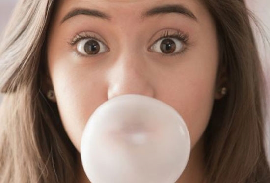 Điều gì sẽ xảy ra khi bạn nuốt kẹo cao su?