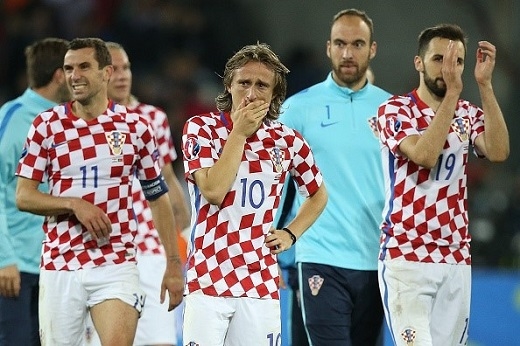 
Euro 2016 có thể là giải đấu lớn cuối cùng của đội trưởng Darijo Srna. Luka Modric, Mario Mandzukic cũng đã ở mốc 30 tuổi. Thế hệ tài hoa của bóng đá Croatia nếm trải đủ nhiều nỗi đắng cay.
