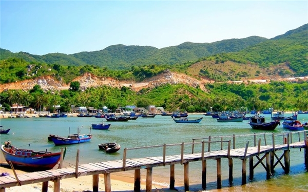 Du lịch Ninh Thuận - Khám phá vịnh Vĩnh Hy đầy thơ mộng bằng con đường mới, bạn đã biết chưa???