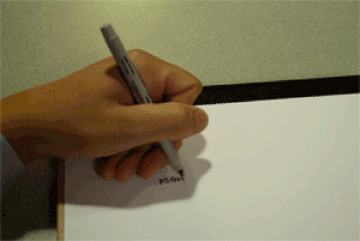 
Còn khi có cơ hội viết tay trái thì luôn viết với tư thế này.