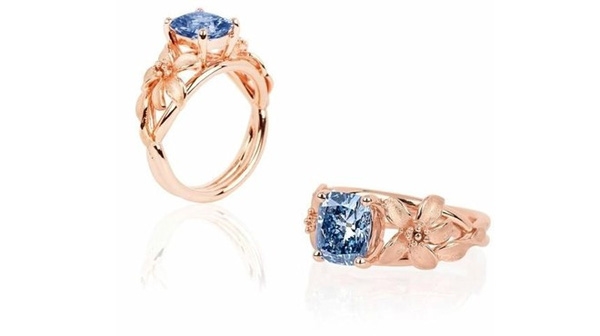 

Nhẫn gắn kim cương xanh Jane Seymour 2.08 carat. (Ảnh: Channel News Asia)