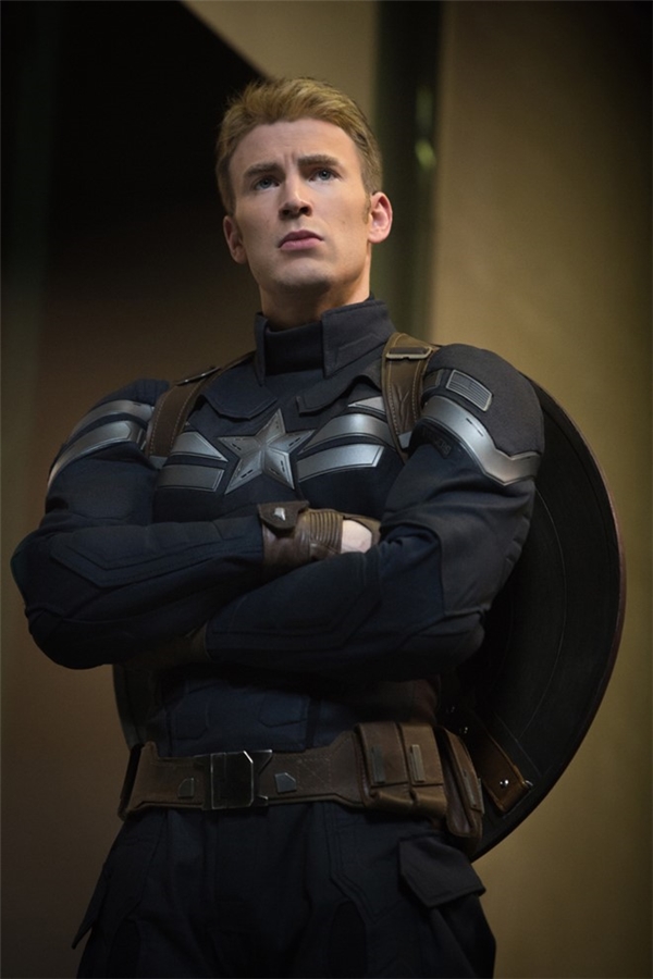 
Chris Evans từng 3 lần từ chối vai Captain America.