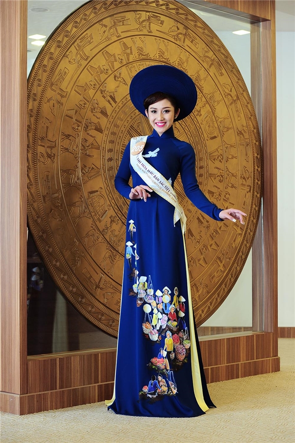 Thí sinh HH Bản Sắc Việt khoe dáng mềm mại với trang phục dạ hội