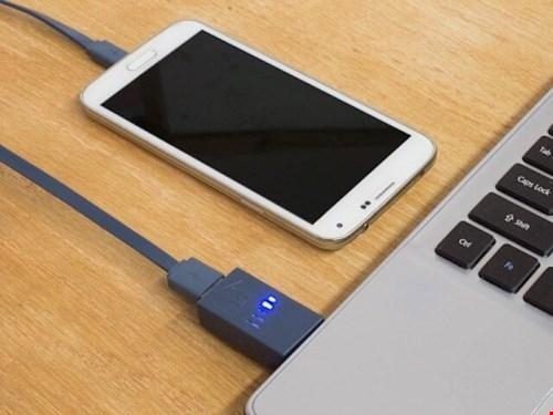 
Sạc qua USB lâu đầy pin hơn sạc theo cách thông thường. (Ảnh: internet)