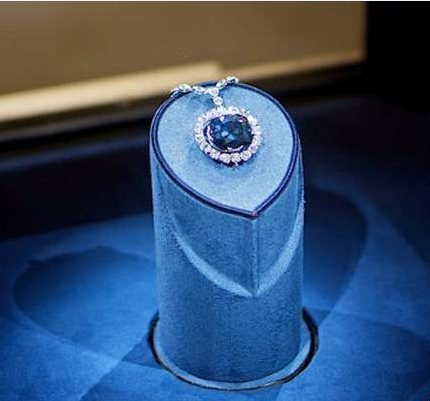
Giờ đây viên kim cương đã được yên vị trong bảo tàng và không còn thuộc sở hữu của riêng ai.