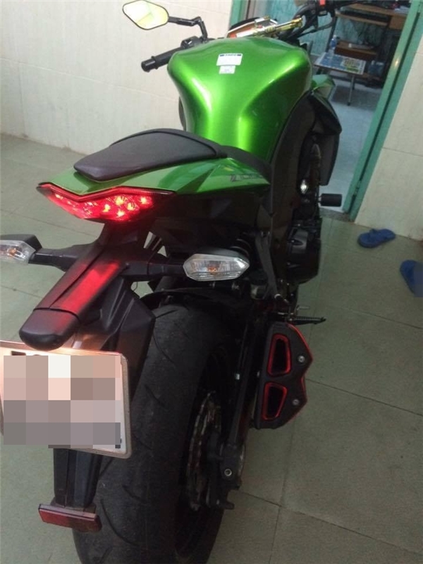 
Chiếc xe mô tô Kawasaki Z1000 đã theo tên cướp bỏ trốn. (Ảnh: Internet)