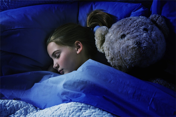 Những nguy hiểm không ngờ đằng sau thói quen sử dụng đèn ngủ