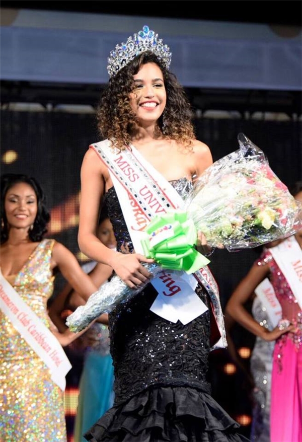 
Sharlene Radlein đăng quang ngôi vị Hoa hậu Hoàn vũ Jamaica.