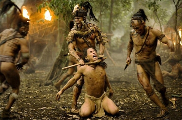 
Apocalypto kể về những cuộc chiến giành sự sống của các bộ tộc châu Mỹ thời Maya.