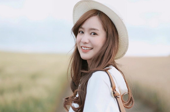 
Gương mặt xinh đẹp cùng nụ cười tỏa nắng, Pimtha là cô gái hot nhất Instagram Thái Lan.
