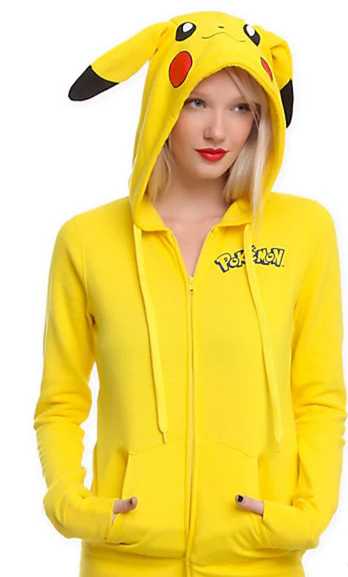 
Chiếc áo khoác dáng hoodie Pikachu như thế này sẽ khiến bạn nổi bật hơn giữa đám đông.