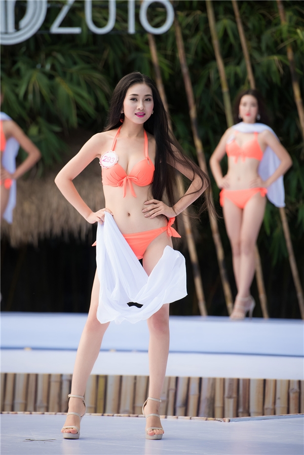 
Bùi Nữ Kiều Vỹ, "bản sao" Hoa hậu Nguyễn Thị Huyền được đánh giá dừng chân ít nhất top 3 chung cuộc. Cô gái này cao 1m71 và đến từ Quảng Nam.