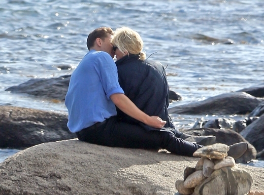 
Nụ hôn ở bãi biển chứng tỏ Taylor và Tom đã hẹn hò sau khi cô chia tay Calvin Harris.