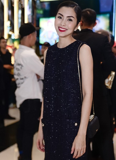 
"Ngọc nữ" màn ảnh Việt ăn vận đơn giản với chiếc váy đen rộng rãi và thoải mái trong sự kiện mới đây.  - Tin sao Viet - Tin tuc sao Viet - Scandal sao Viet - Tin tuc cua Sao - Tin cua Sao