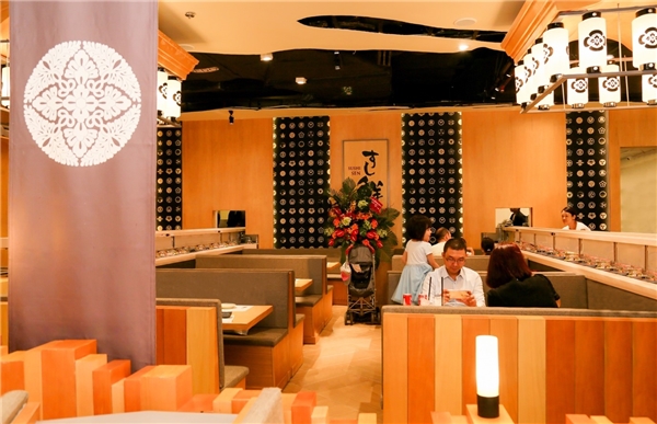  
Nhà hàng Sushi Sen phục vụ đa dạng các món sushi với nhiều mức giá giúp thực khách có thêm nhiều lựa chọn.