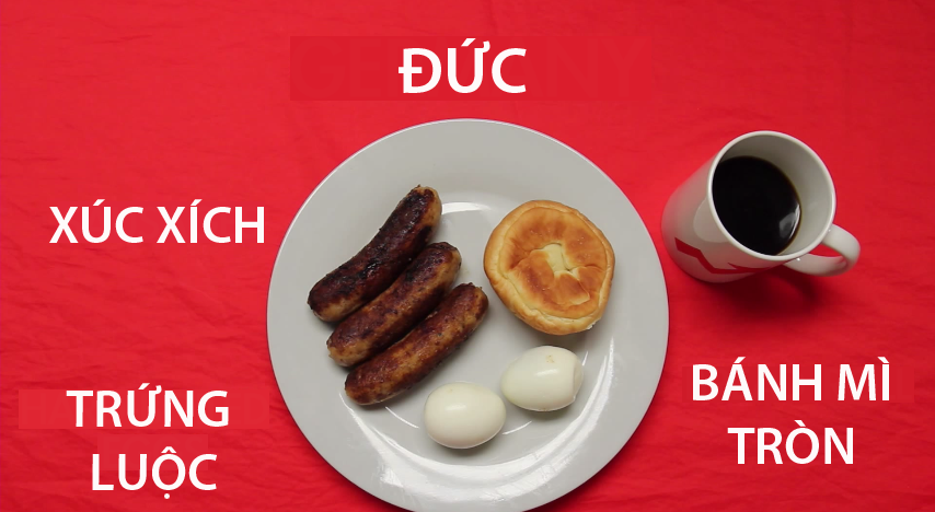 
3. Đức - Tương tự như Hoa Kỳ, bữa sáng của người Đức cũng rất giàu protein. Bữa ăn đơn giản gồm trứng luộc, bánh mì tròn, xúc xích và một li cà phê đen. 