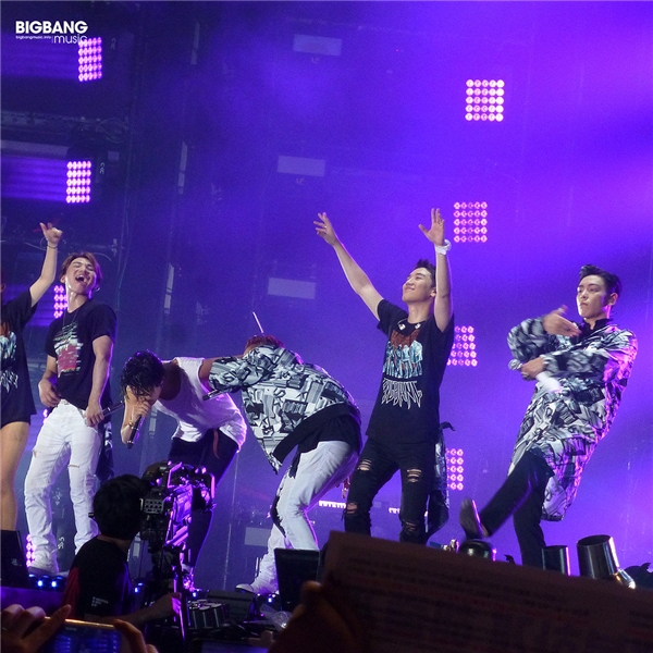 
Big Bang đã có một đêm nhạc thật sung cùng đông đảo các fan