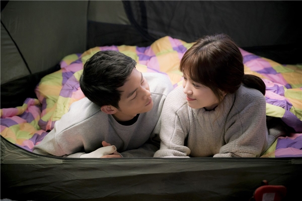 Song Hye Kyo công khai thể hiện tình cảm với Song Joong Ki