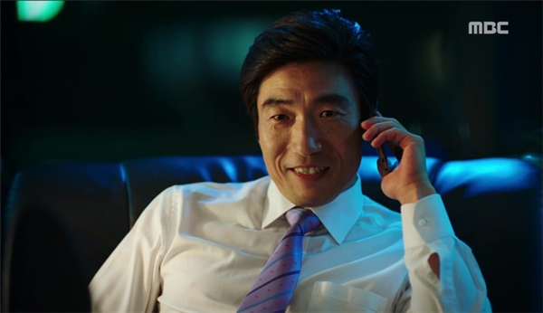 Lee Jong Suk lần nữa biến thành tội phạm giết người trong W