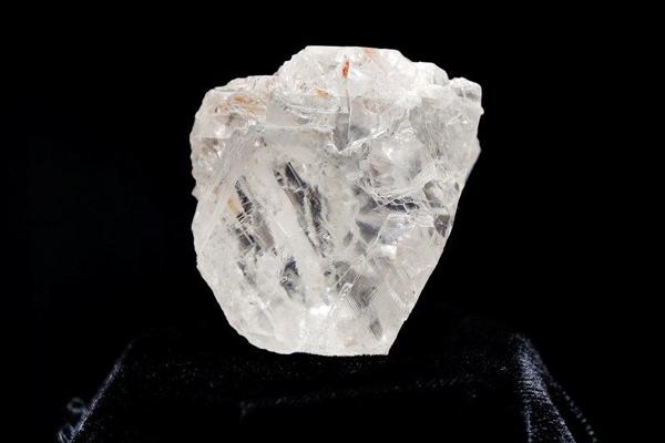 
Lesedi la Rona”(1.109 carat) xếp sau viên kim cương 3.016,75 carat Cullinan Diamond được tìm thấy tại Nam Phi vào năm 1905. (Ảnh: internet)