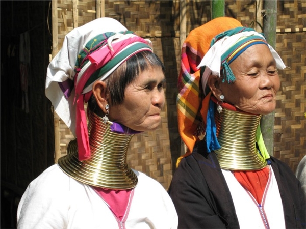 
Bộ tộc Kayan thuộc dân tộc Kareni và có nguồn gốc cổ xưa tại đất nước Myanmar.