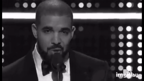 
Cuối cùng Drake cũng đã công khai thổ lộ tình cảm của mình.