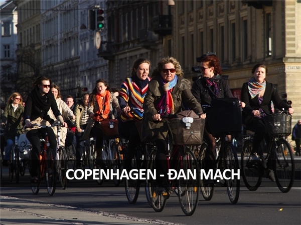 
Giao thông giờ tan tầm tại tuyến đường dành cho xe đạp nhộn nhịp nhất thế giới ở Copenhagen, Đan Mạch.