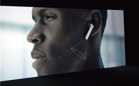 
Mẫu tai nghe mới của iPhone 7. (Ảnh: internet)