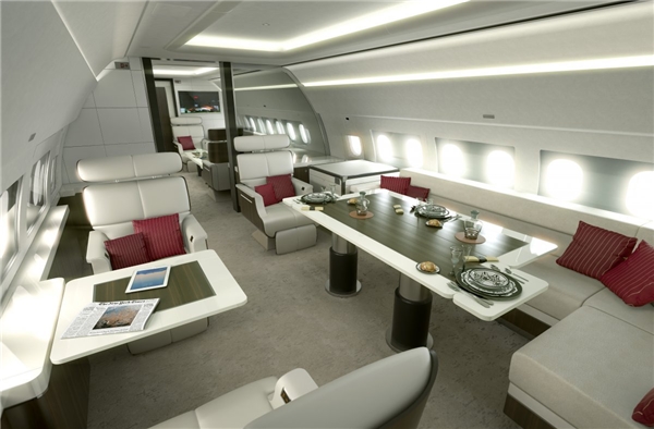 
Airbus là một trong những hãng sản xuất máy bay dẫn đầu về nội thất của phi cơ riêng. Những chiếc phi cơ riêng của Airbus thường có giá dao động từ 72 – 110 triệu đô (khoảng từ 1,6 – 2,4 nghìn tỉ đồng), tùy thuộc vào kích cỡ. Đặc biệt là giá này chưa bao gồm nội thất bên trong cabin. (Ảnh: Business Insider)