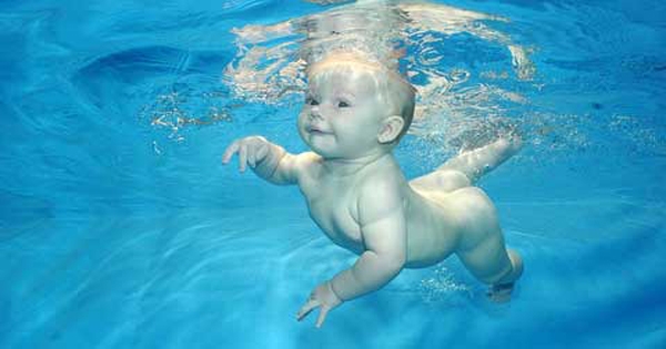 
Bơi là một kĩ năng quan trọng cần được học ngay từ nhỏ.
