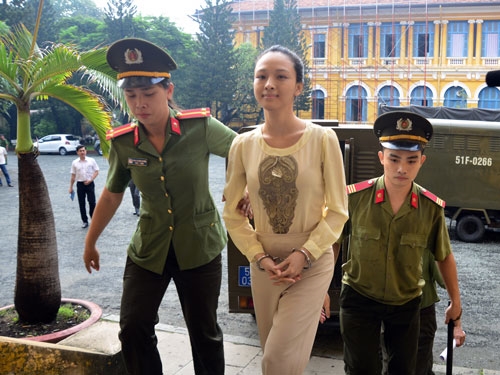 Hoa hậu Phương Nga kêu oan, tiết lộ về hợp đồng tình yêu 16,5 tỷ đồng - Tin sao Viet - Tin tuc sao Viet - Scandal sao Viet - Tin tuc cua Sao - Tin cua Sao