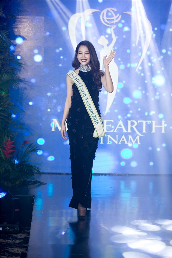 
Hiện tại, Nam Em gần như đã sẵn sàng mọi thứ để lên đường tham gia Miss Earth 2016. Trong buổi gặp gỡ chiều qua, người đẹp đã chia sẻ với truyền thông về tiết mục trình diễn phần thi tài năng của mình.