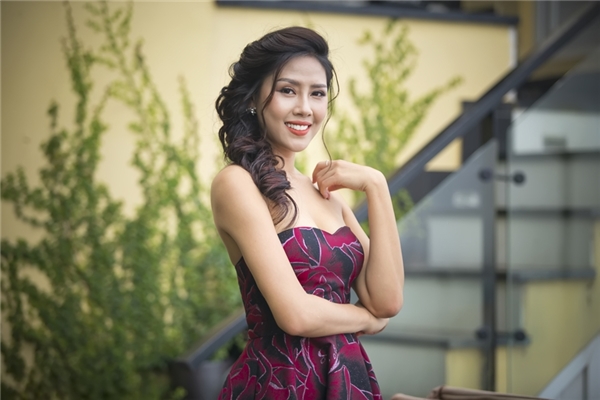6 năm sau khi đạt giải phụ Hoa hậu Biển tại Hoa hậu Việt Nam 2010, Nguyễn Thị Loan ngày càng xinh đẹp, mặn mà và cuốn hút.