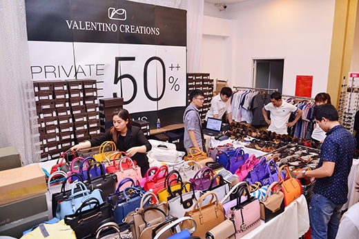 
Một góc gian hàng Valentino Creations tại sự kiện Vstyle's Private Sale vừa diễn ra ở TP.HCM.